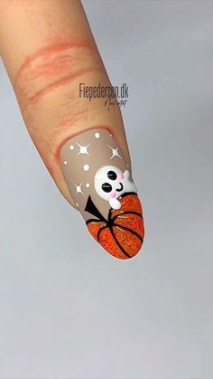 cute pumpkin and ghost halloween nails Disney Pumpkin Carving, Crazy Nail Designs, Spooky Nails, Diy Acrylic Nails, Pretty Halloween, October Nails, Her Nails, Halloween Nail Designs, Beautiful Nail Designs