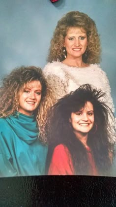 90s Hair And Makeup, 80s Tops, 80s Big Hair, 80's Clothes, Funny Family Photos, 90s Hair, 80s Photos