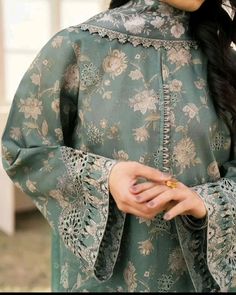 fashion inpression baju design Kurti Design Ideas, Pakistani Casual Dresses, Trendy Cocktail Dresses, Trendy Shirt Designs, Kurti Designs Latest