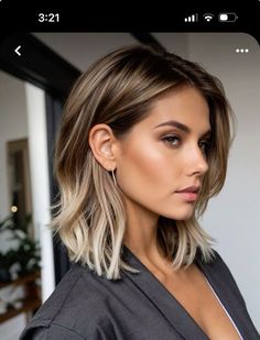 short hairstyles Black Hair And Highlights Ideas, Long Bob Highlights Blonde, Short Ombre Hair Brown To Blonde Shoulder Length, Blonde Highlights On Bob Haircut, Rebecca Jarvis Hair, Hair Colour Ideas For Brunettes Short, Balayage Hair Blonde Long Bob, Bob Hair Balayage Brunettes, Brunette Bob With Highlights Balayage