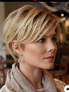 17 Trendy Haircuts for Women Over 50 in 2024-2025: Chic Short, Layered, and Medium Styles Short Highlighted Hair, Shorter Layered Haircuts, Long Pixie Haircut, Short Layer Cut, Curly Crop, Chic Haircut, Longer Pixie Haircut, Haircuts For Women Over 50