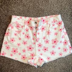 Pacsun Pink Flower Vintage High Waisted Denim Shorts Size 25 Never Worn, Tried On Several Times Hoping They’d Miraculously Fit Me But Definitely Needed A Size Larger. They’re So Cute Though. Ultra High-Rise 11.5" Rise 2.5" Inseam Slightly Longer Inseam Fitted Through The Waist And Hip Relaxed Leg Opening Spring Day Out Jean Shorts, Cute White High Waist Bottoms, Cotton Bottoms For Day Out In Spring, Spring Cotton Bottoms For Day Out, Cotton Bottoms For Spring Day Out, Summer Printed Cotton Shorts, Trendy Shorts For Spring Vacation, Trendy Spring Jean Shorts, Trendy Short Shorts For Spring