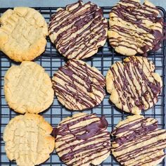 These sourdough peanut butter cookies are soft, chewy, and delicious! A great way to use sourdough discard, these cookies have the perfect balance of peanut butter flavor and sourdough tang. A must-try for cookie lovers! You can find more simple recipes with sourdough on my blog kruemelig.com/en. Sourdough Peanut Butter, Use Sourdough Discard, The Best Peanut Butter Cookies, Vegan Peanut Butter Cookies, Best Peanut Butter Cookies, Peanut Cookies, Breakfast Cookies Healthy, Fruit Bread, Best Peanut Butter