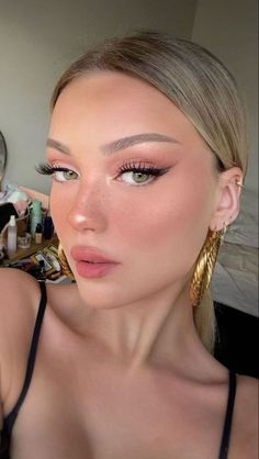 Teknik Makeup, Summer Makeup Trends, Make Up Designs, Mekap Mata, Formal Makeup, Smink Inspiration, Beauty Make-up, Makeup Eye Looks