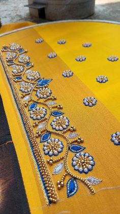 Aari Work Blouse Back Neck Design Latest, Ariwork Blouse Designs, Aari Work Blouse Simple, Bead Work Embroidery, Beautiful Neck