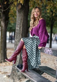 High Heel Boots Outfit, Preppy Wardrobe, Knee Boots Outfit, Burgundy Boots, Dress With Stockings, Red Boots, Fashion Weeks, Girls Boots