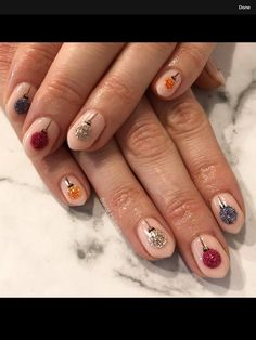 Bridal Nails Christmas, Desain Salon Kuku, Nails Sns, Valentines Day Nail Art, Nail Art Noel, Character Customization, Valentines Day Nail