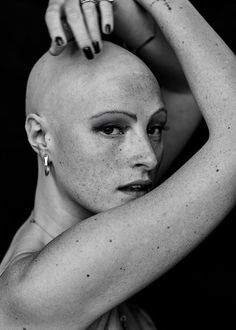 Alopecia Hairstyles, Shaved Head Women, Shave My Head, Bald Girl, Portrait Photography Women, Bald Heads, Photoshoot Themes, Shaved Head