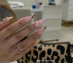 Pink And Cheetah Print Nails, Cheetah And Pink Nails, Almond Leopard Nails, Hailey Nails, Pink Cheetah Nails, Cheetah Nail Art, Cheetah Print Pink, Cheetah Print Nails, Pink Summer Nails