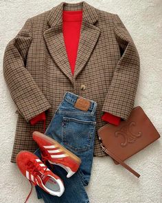 Denim Blazer Outfit Aesthetic, Red Trainers Outfit Women, Red Business Casual Outfits, Red Trainers Outfit, Red Brown Outfit, Red Sneakers Outfit Women, Simple Outfits Fall, Red Outfits Aesthetic, Red Fall Outfits