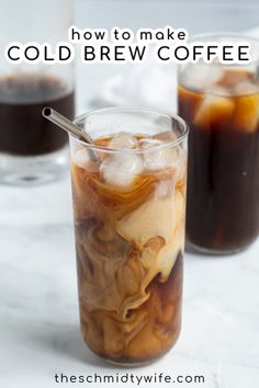 Beloved Iced Coffee is so easy to make at home, learn how to make the best cold brew at home. This easy overnight recipe includes tips, pictures, and the perfect ratio so that you can make your own Homemade Cold Brew Coffee! Coffee Ratio, Coldbrew Coffee, Resep Starbuck, Make Cold Brew, Cold Brew Coffee Recipe, Resep Smoothie