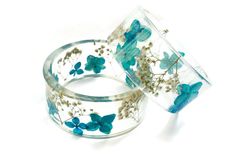 Blue real flower resin bangle resin bracelet by NThandmadeJewelry Real Flower Bracelet, Pressed Flower Resin, Gift For Mom Birthday, Gift Idea For Women, Resin Bracelet, Resin Bangles, Real Flower Jewelry, Beautiful Bracelets, Flower Resin