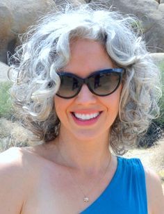 Image result for *grey* chin length wavy bob in a convertible Silver Grey Hair, Super Hair, Penteado Cabelo Curto, Going Gray, Grey Hair Color