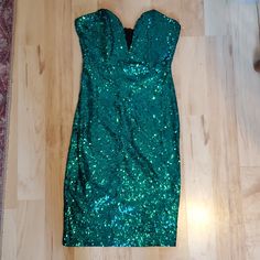 This Dress Is So Fun! Gorgeous Blue-Green Color With A Deep Sweetheart Neckline. It Would Be Perfect Or New Years Or Any Party Where You Are Looking To Get Some Attention! The Size Says Large But I Certainly Would Check The Measurements. It Runs Small Sequin Party, Sequin Party Dress, Sweetheart Neckline, Green Colors, Strapless Dress, Night Out, Sequin, Blue Green, Party Dress