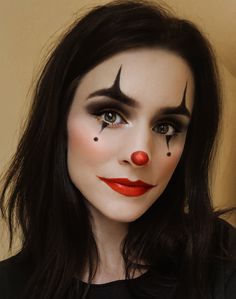 Womens Scary Clown Makeup, Easy Diy Clown Makeup, Tattooed Lady Costume, Simple Halloween Makeup Looks Clown, Simple Clown Makeup Kids, Clown Makeup Pretty Easy, Clown Dress Up, Halloween Simple Makeup Looks, Circus Eye Makeup