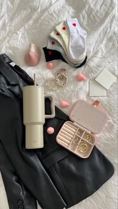 Amazon Must Haves 2023 | Maxie Elise - amazon fashion finds, amazon home decor, cute amazon finds, aesthetic home finds, unique amazon finds 2023 Amazon Finds Aesthetic, Cute Amazon Finds, Finds Aesthetic, Strawberry Candle, Amazon Cart, Home Decor Cute, Amazon Fashion Finds, Galentines Gifts, Amazon Must Haves