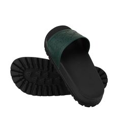 Made of leather Guccissima Pattern Rubber sole; Style: Slides Original Gucci box, tags, and authenticity card included Made in Italy Gucci Luxury Slide Sandals, Gucci Leather Slides, Gucci Black Leather Slides, Black Leather Gucci Slides, Gucci Slides For Men, Gucci Slide, Slides For Men, Gucci Box, Gucci Slides