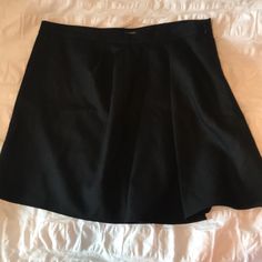 Never Worn Pleated Skirt With Side Zipper Black Pleated Skirt For Spring With Short Inseam, Chic Full Skirt Skort For Work, Workwear Lined Skort, Formal Lined Skort, Pleated Full Skirt Skort For Workwear, Black Mini Skirt With Short Inseam And Lined, Black Full Mini Skirt For Workwear, Flowy Full Skirt Skort For Workwear, Black Pleated Skort For Work