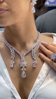 C Necklace, Beautiful Jewelry Diamonds, Jewellery Luxury, Glam Aesthetic, Fancy Jewellery Designs, Luxe Jewelry