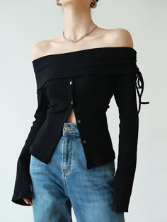 Estilo Ivy, Shoulder Knots, Off Shoulder Top, Shoulder Shirts, Kpop Outfits, Knitwear Women, Wide Leg Jeans, Pretty Outfits