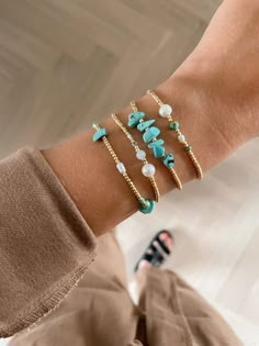 #diy #handmade #art #homedecor #Jewelry #craft 2023 Diy Jewelry Trends, Beaded Jewelry With Charms, Handmade Jewelry Ideas Bracelets, Gemstone Bead Bracelet Ideas, Summer Handmade Jewelry, Summer Beaded Jewelry, Anklets Beaded, Anklets Summer, Diy Gemstone Jewelry