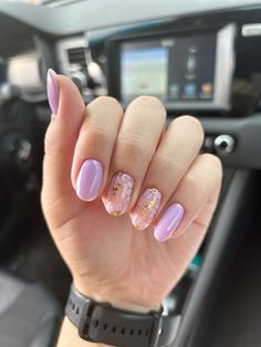 Nail Designs Lilac Lavender, Manicure Purple Lavender, Repunzle Nail Ideas, Nail Designs Purple Lavender, Lavender Nails With Flowers, Lavender Nails Ideas, Tangled Themed Nails, Tangled Rapunzel Nails, Lavender Nails Short