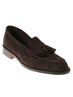 Tricker`s Loafer in brown suede, leather sole, tassel on the front, leather insole.Composition: 100% Suede Brown Tassel Loafers With Rubber Sole For Galas, Formal Suede Loafers With Tassels, Suede Tassel Loafers For Formal Occasions, Formal Suede Tassel Loafers With Plain Toe, Brown Almond-toe Tassel Loafers With Branded Insole, Semi-formal Suede Tassel Loafers With Round Toe, Classic Suede Slip-on Tassel Loafers, Brown Tassel Loafers With Rubber Sole For Semi-formal Occasions, Classic Suede Tassel Loafers For Formal Occasions