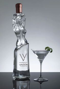 Vavoom Vodka Bottle designed by Luke Battiloro Fancy Alcohol Bottles, Vintage Alcohol Bottles, Pretty Alcohol Bottles, Unique Bottle Design, Vodka Bottle Aesthetic, Alcohol Bottles Aesthetic, Alcohol Bottle Design, Expensive Vodka, Luxury Vodka