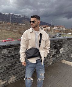 Cream Jacket Outfit Men, White Jacket Outfit Men, Bby Outfit, 2024 Mens Fashion, Mens Outfits Casual, Men's Winter Fashion, Mode Indie, Mens Winter Fashion Outfits, Beige Boots