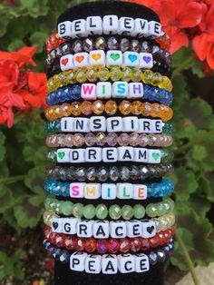 Rave Bracelets, Pulseras Kandi, Rave Kandi, Pony Bead Bracelets, Cute Friendship Bracelets, Homemade Bracelets, Bracelet Quotes, Bracelets Beaded, Beaded Bookmarks