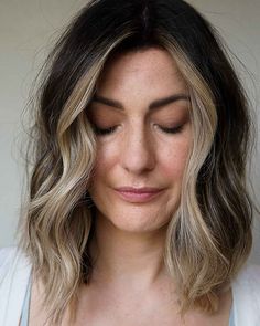 26 Low-Maintenance Medium-Length Haircuts for Busy Women Low Maintenance Money Piece, Haircuts For Medium Hair 2023, Up Hairstyles For Medium Length Hair, Medium Length Haircut Balayage, Mom Haircut Low Maintenance, Easy Maintenance Hair Color, Low Maintenance Highlights, Hair Low Maintenance, Low Maintenance Hair Color