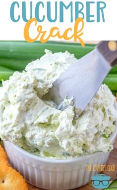 CUCUMBER CREAM CHEESE SPREAD (+Video) - appetizer #appetizer #popular Cucumber Spread, Cucumber Cream Cheese, Resep Vegan, Cream Cheese Spread, Creamy Cucumbers, Country Cook, The Country Cook, Cream Cheese Spreads, Keto Brownies