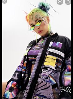 Electropunk Fashion, Cyberpunk Fashion Women Neon, Synthwave Aesthetic Fashion, Colorful Cyberpunk Fashion, Hyper Pop Aesthetic Outfit, Neo Futurism Fashion, Cyberpunk Outfit Colorful, Glowwave Outfits, Cyberpunk Outfit Women Neon