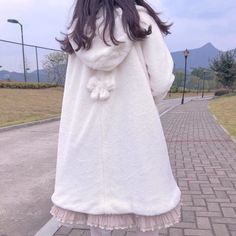 Cream Long-sleeved Fur Coat For Winter, Cream Long Sleeve Fur Coat For Winter, Cream Long Sleeve Fur Coat For Fall, Cream Long Sleeve Casual Fur Coat, Casual Long Sleeve Cream Fur Coat, Winter Kawaii, Fake Fur Coat, Liv And Maddie, Egirl Clothes