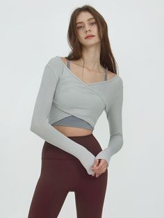 Composition : POLYESTER 85% + POLYURETHANE 15%Color : Gray_FreeCountry of Origin : China Casual Gray Crop Top For Yoga, Fitted Gray Crop Top For Yoga, Gray Workout Top For Spring, Spring Workout Gray Top, Spring Gray Athleisure Tops, Versatile Gray Workout Top, Gray Workout Tops For Fall, Yoga Clothes Aesthetic, Yoga Outfit Aesthetic