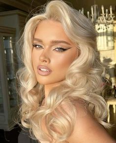 Makeup Looks Blue Eyes, Maquillage On Fleek, Blonde Hair Makeup, Formal Makeup, Makeup For Blondes, Blonde Hair Inspiration, Blonde Hair Blue Eyes, Glamour Makeup, Long Blonde