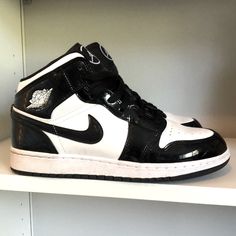 Worn Less Than A Handful Of Times! I’m Too Old For Them But Got Tons Of Compliments Size 8.5 Women / 7y Air Jordan 1 Mid Se, Nike Air Jordan 1 Mid, Nike Air Jordan 1, Air Jordan 1 Mid, Jordan 1 Mid, Air Jordan 1, Nike Air Jordan, Jordan 1, Black Nikes