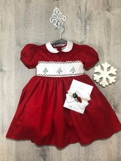 Christmas Handsmocked Dress Size 2 | Etsy Pretty Holiday Dresses, Vintage Toddler Dress, Frocks For Kids, Toddler Christmas Dress, Hand Smocked Dress, Frock Patterns, Girls Holiday Dresses, Kids Dress Wear