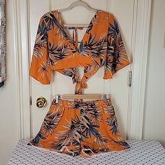 Tropical 2pc Romper Set Sz Large (8-12 Womens) Elastic Waist Short With Matching Halter Top Cut Out With Short Flowy Sleeves. Top Is So Adjustable With Ties Like Swim Wear. Shorts Measure: 14in To Stretched 20in Across Front,Elastic Waist (Fits28 To 38 Waist) Hip Measures:23 " Across Front ( Fit Up To 45) Super Cute Fringe Legs. Look Cute On Your Vacay, Cruise, Caribbean ,Tropical Destinations Or Summer Parties! Hawaii Luau Bin#M Aqua Summer Two-piece Set With V-neck Bottoms, Floral Print Summer Sets For Brunch, Casual Vacation Matching Two-piece Set, Casual Vacation Two-piece Matching Set, Casual Summer Vacation Two-piece Set, Summer Floral Print Sets For Brunch, Casual Summer Two-piece Set For Vacation, Casual Matching Set Two-piece For Vacation, Casual Vacation Two-piece Set