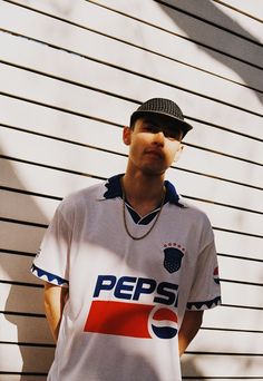 VINTAGE SOCCER JERSEY OUTFIT INSPO Sepatu Loafers Pria, Soccer Jersey Outfit, Summer Fits Men, Vintage Soccer Jersey, Cool Accessories, Vintage Soccer