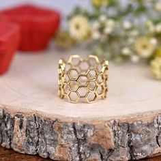 ♠ Item Details:- Brass Honeycomb Ring, Minimalist Jewelry, Dainty Ring, Bee Ring, Ring for Her, Geometric Ring, Graduation Gift, Christmas Day Gift Metal:- Brass Packing- Your jewelry will be nicely packaged. If one or more items are gifts, please leave us a note at checkout and we'll pack them separately. We would be happy to send your personal note with it. We accept custom and personalized orders. It can be changed in the gemstone, Ring design, and Ring size. Please send us a message if you a Honeycomb Ring, Bee Ring, Zierlicher Ring, Jewelry Dainty, Geometric Ring, Ring Minimalist, Christmas Day, Dainty Ring, Rings For Her