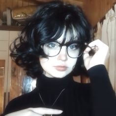 Wavy Short Hairstyle Women, Black Wavy Short Hair, Short Fem Hair, Grunge Black Hair, Black Hair Reference, Woman Hair Drawing, Dark Academia Haircut, Black Glasses Girl, Short Girl Aesthetic