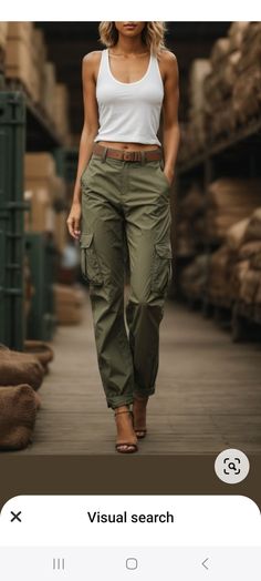 Trendy Cargo Pants, Cargo Pants For Women, Outfits Con Jeans, Fashion Forward Outfits, Cargo Pants Outfit, Cargo Pants Women, Trend Fashion, Pants Women