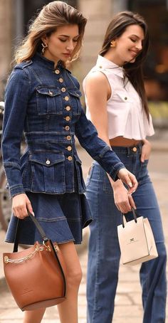 Street Fashion Show, Denim Outfits, Denim Maxi Dress, Denim Ideas, Denim Diy, Denim And Lace, Vogue Fashion, Denim Design