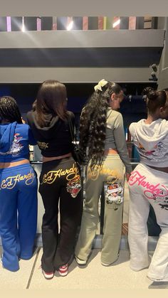 #prettygirlss #edhardy #matchingsets #fasionnova #girlfriendgroup #blackgirl Ed Hardy Outfit, Fly Outfit, Image Swag, Chill Outfits, Cute Comfy Outfits, Baddie Outfits Casual, Really Cute Outfits