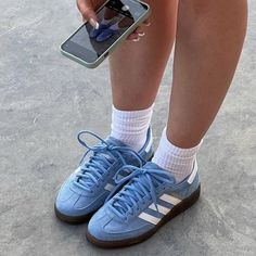 Adidas Handball Spezial, Adidas Handball, Paris Mode, Adidas Campus, Shoe Inspo, Adidas Outfit, Swag Shoes