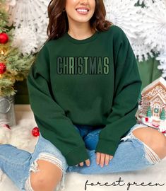 Get into the festive spirit with a cozy Farm Fresh Christmas Sweatshirt, perfect for visiting a Christmas Tree Farm. These Christmas sweatshirts make wonderful holiday sweater options and great Christmas gift ideas. Sweatshirt Color: Forest Green ♥PRODUCTION TIME: 1-5 days (usually 2-3 days) ♥SHIPPING TIME: 2-5 days (usually 3 days) ♥PRODUCT DESCRIPTION: Gildan 18000 Unisex Sweatshirt Super soft cotton and excellent quality print makes. 50% Soft Cotton and 50% Polyester (fibre content may vary f Sweatshirt Ideas, Halloween Tee Shirts, Elizabeth Bennet, Green Crewneck, White Crewneck, Grey Crewneck, Green Hoodie, Black And White Prints, Gildan Sweatshirts