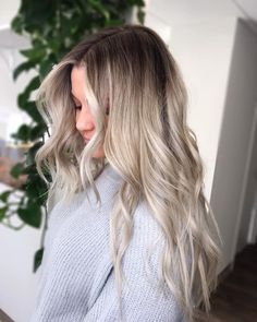 Ash Blonde With Dark Roots, Ash Blonde Hair Balayage, Blonde With Dark, Blonde Hair With Roots, Ash Blonde Hair Colour, Ash Blonde Balayage, Blonde With Dark Roots, Cool Blonde Hair