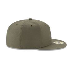 The New York Yankees Olive 59FIFTY Fitted features an allover olive green fabrication with an embroidered Yankees logo at the front panels and an embroidered MLB Batterman at the rear. Additional details include a gray under visor. Green Military Style Baseball Cap With Flat Bill, Green Military Baseball Cap With Flat Bill, Casual Gray Flat Bill Fitted Hat, Green Cotton Fitted Hat With Flat Bill, Green Cotton Flat Bill Fitted Hat, Green Military Style Snapback Baseball Cap, Green Military Snapback Baseball Cap, Military Green Snapback Baseball Cap, Military Style Green Snapback Baseball Cap