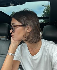 Light Brown Bob, Short Hair Brown, Brown Bob Hair, Short Brunette Hair, Brown Hair Inspo, Short Brown Hair, Short Blonde Hair, Cut My Hair